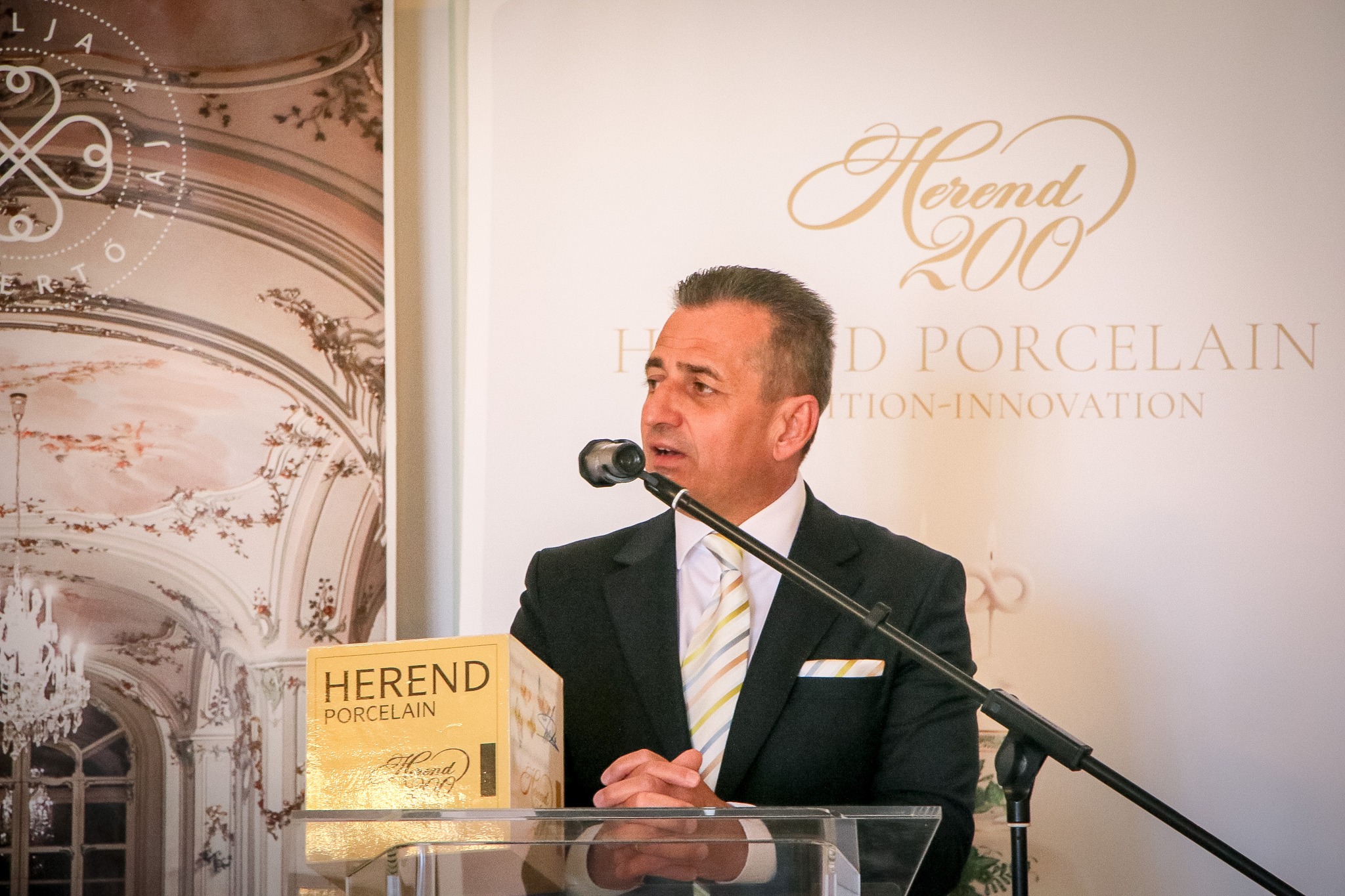 Udvari pompa, kortárs ragyogás – Herendi porcelánkiállítás Fertődön